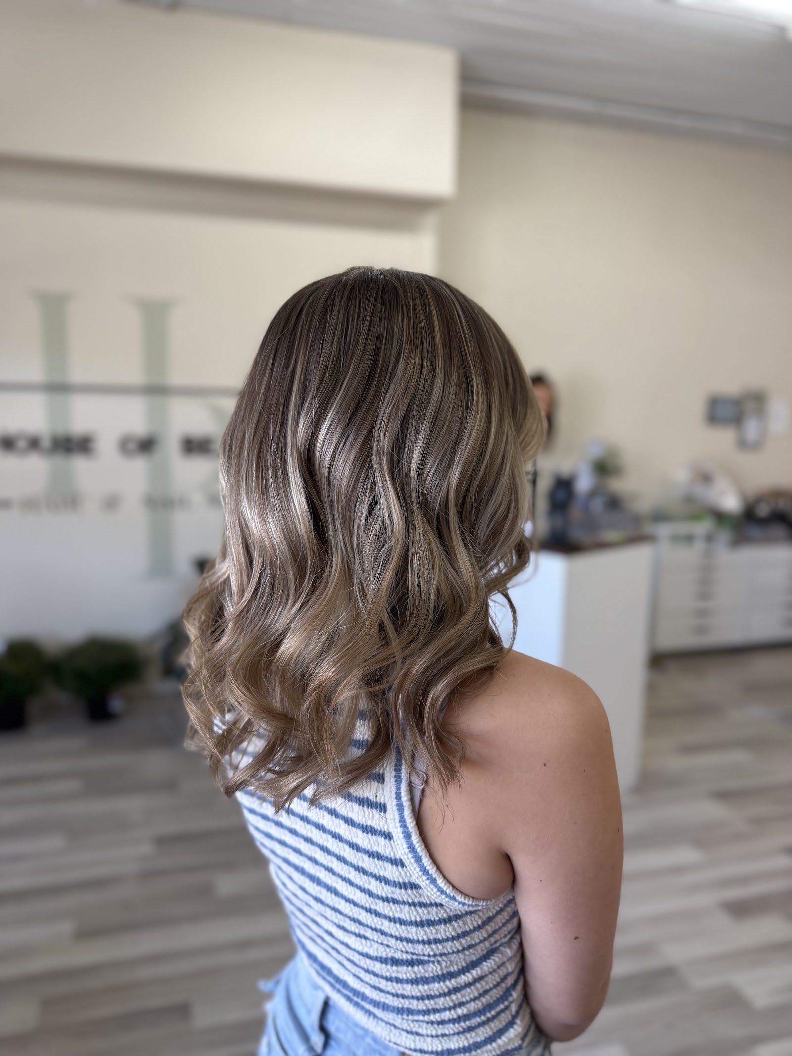 House of Beauty Hair & Nail Salon nail photo 5